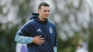 La Selección Argentina vuelve a jugar con caras nuevas y despedidas