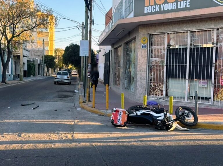 Una niña de 9 años resultó herida en un choque entre una moto y un auto