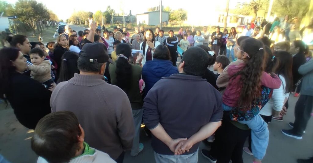 VIDEO | Vecinos de Villa del Carmen reclaman por el enfermero que renunció tras ser hostigado