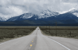 Idaho enterró cientos de toneladas de vidrio bajo carretera en 2002, pero reciclar resultó más caro que usar grava local