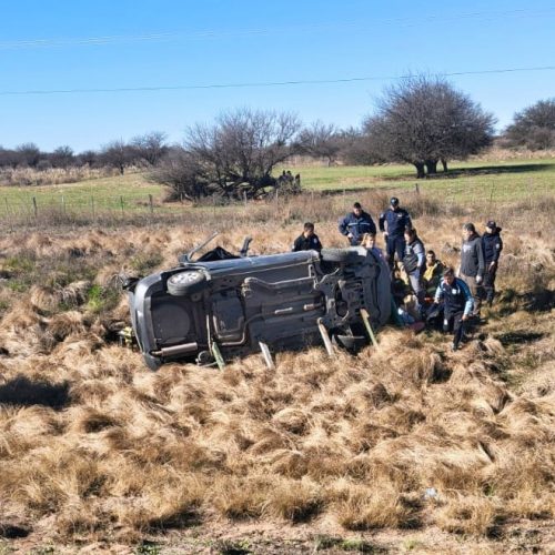 Murió un hombre de 82 años tras el vuelco de un auto en la Ruta 188
