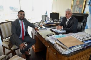 Juan Álvarez Pinto deja el Ministerio de Turismo y vuelve a la intendencia de Merlo