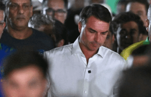 «No huí de Brasil»: las principales frases de Flávio Bolsonaro en su mensaje desde Estados Unidos