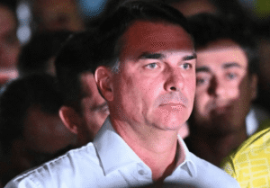 Los aliados de Flávio Bolsonaro rechazaron la denuncia de fraude electoral: «Hay que respetar el resultado»