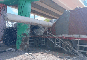 Un camionero murió tras chocar contra la estructura de un puente en la autopista de las Serranías Puntanas