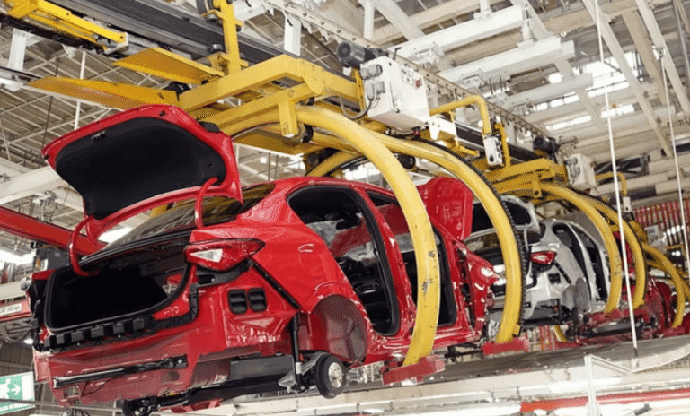La capacidad instalada operó al 58,5% en agosto y registró otra caída interanual