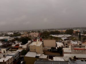 Fuertes tormentas, viento y una máxima de 19ºC se prevén para este martes