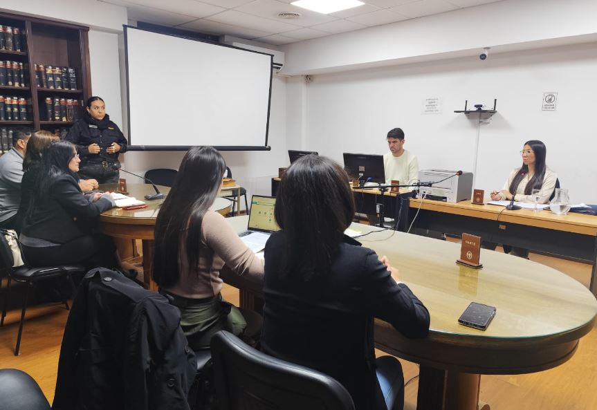 Condenaron a tres años de prisión en suspenso a un policía por golpear y amenazar a su pareja