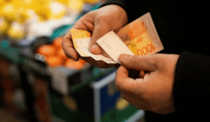 El consumo masivo cayó 1% mensual en septiembre y acumuló una baja cercana al 3% en 2026