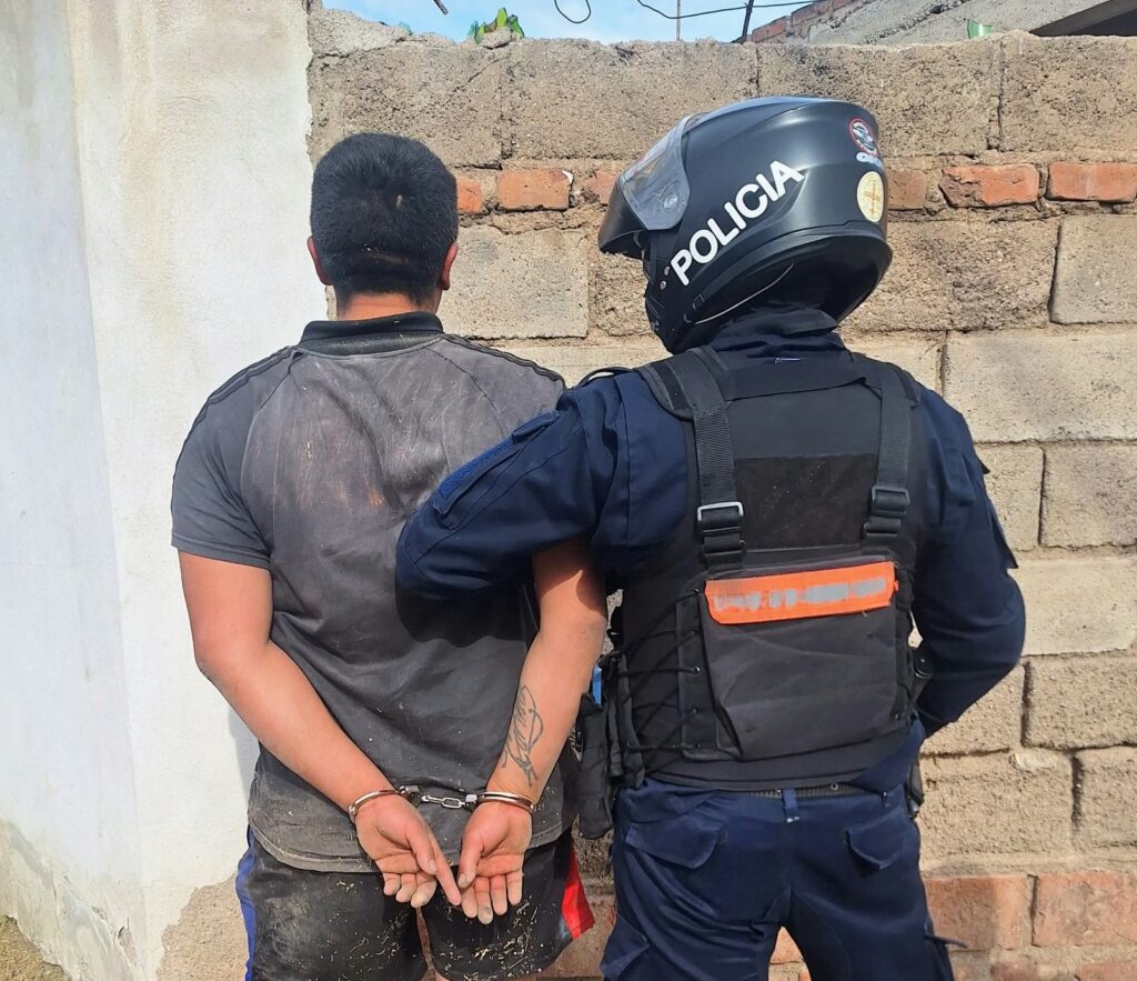 Detuvieron a dos hombres por hurto en grado de tentativa y resistencia a la autoridad