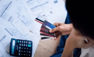 El 82% de las familias argentinas tiene al menos una deuda y el 36% está atrasado con el pago o no puede saldarlas