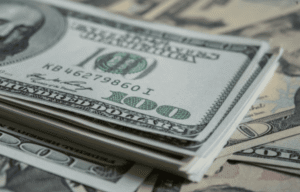 El dólar subió $5 y cerró a $1.540 en el inicio de semana