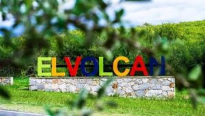 Un policía terminó herido durante un disturbio entre familias en El Volcán