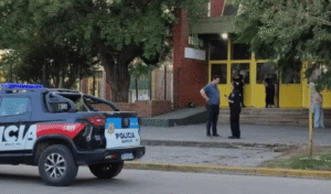 Santa Fe: un estudiante difundió fotos con un arma en la escuela donde mataron a otro alumno hace seis meses