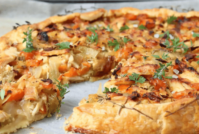 Galette de pollo, calabaza y queso azul, la tarta impactante con ingredientes accesibles