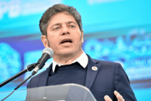 Axel Kicillof cruzó a Javier Milei por haber negado las dificultades para llegar a fin de mes