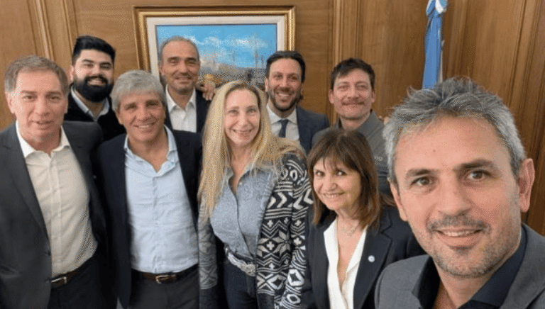 La Mesa Política del Gobierno analizó la agenda legislativa y debatió sobre las crisis en Francia y España