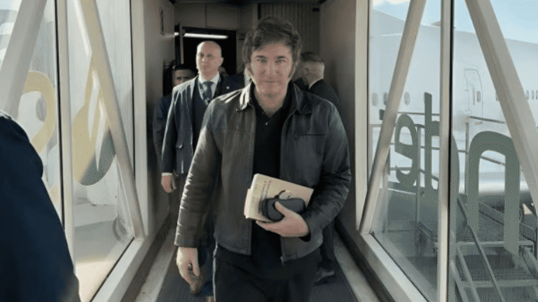 Javier Milei volverá a España a dos semanas de su enfrentamiento con Pedro Sánchez
