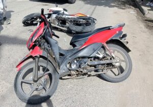 Dos motociclistas chocaron en Villa Mercedes y una joven embarazada fue trasladada al hospital