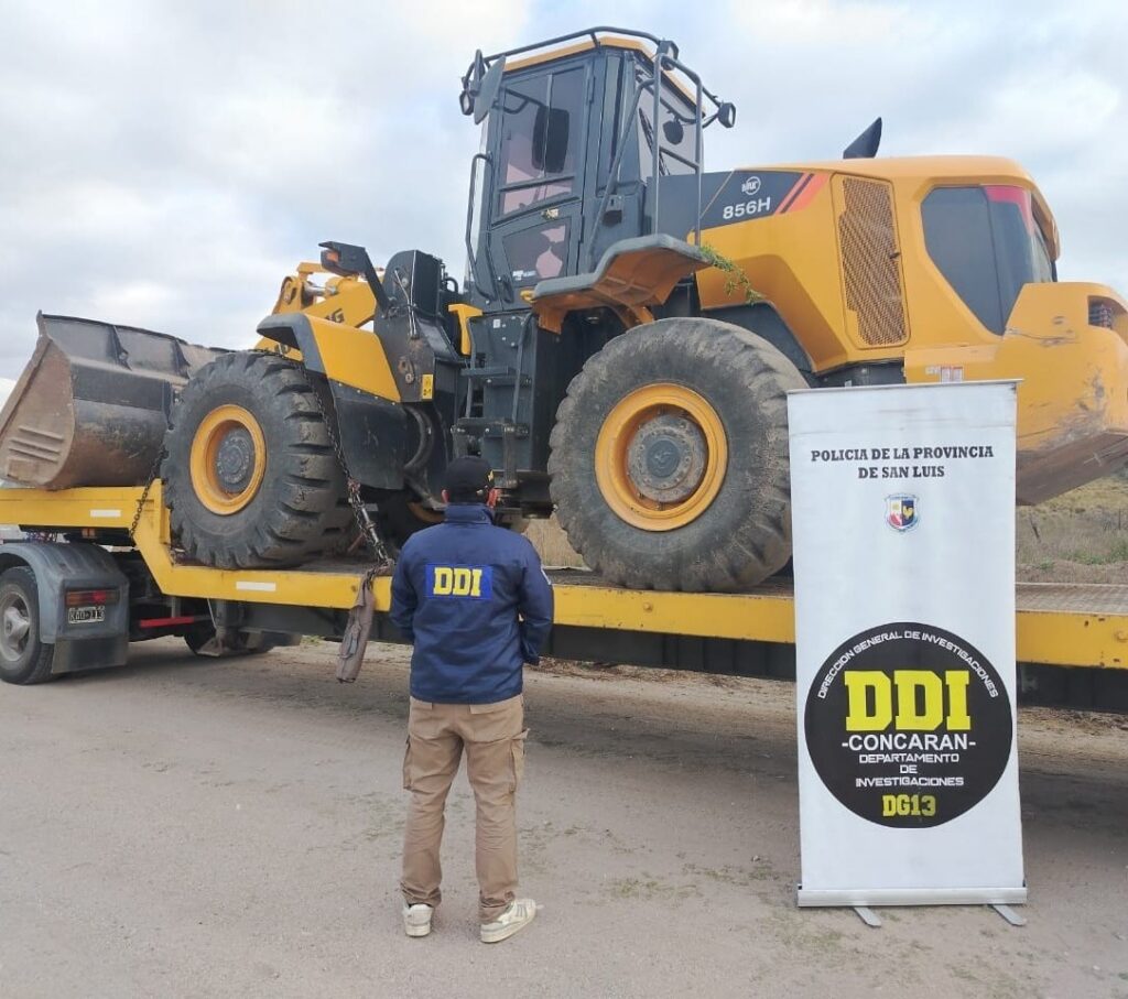 Investigan una defraudación y secuestraron una máquina vial en Paso Grande