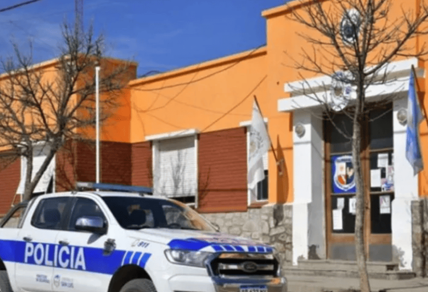 Una mujer de 34 años quedó internada en San Luis: la versión de la adolescente de 16 años que se presentó en la comisaría