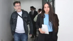 Sobreseyeron a Ramírez y Berardo por los pagos anticipados para obras de césped sintético